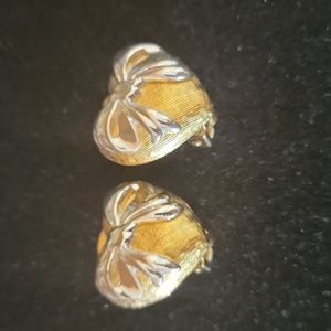 Vintage Premiere Design 2 Tone Heart clip earrings.